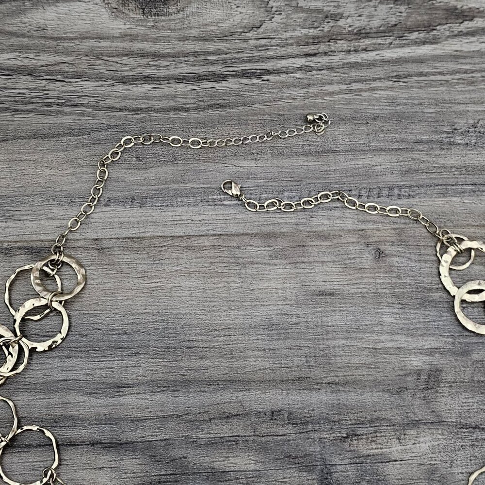 💥Vintage Gold Tone Hammered Disc Loop Link Statement Necklace - Picture 5 of 5